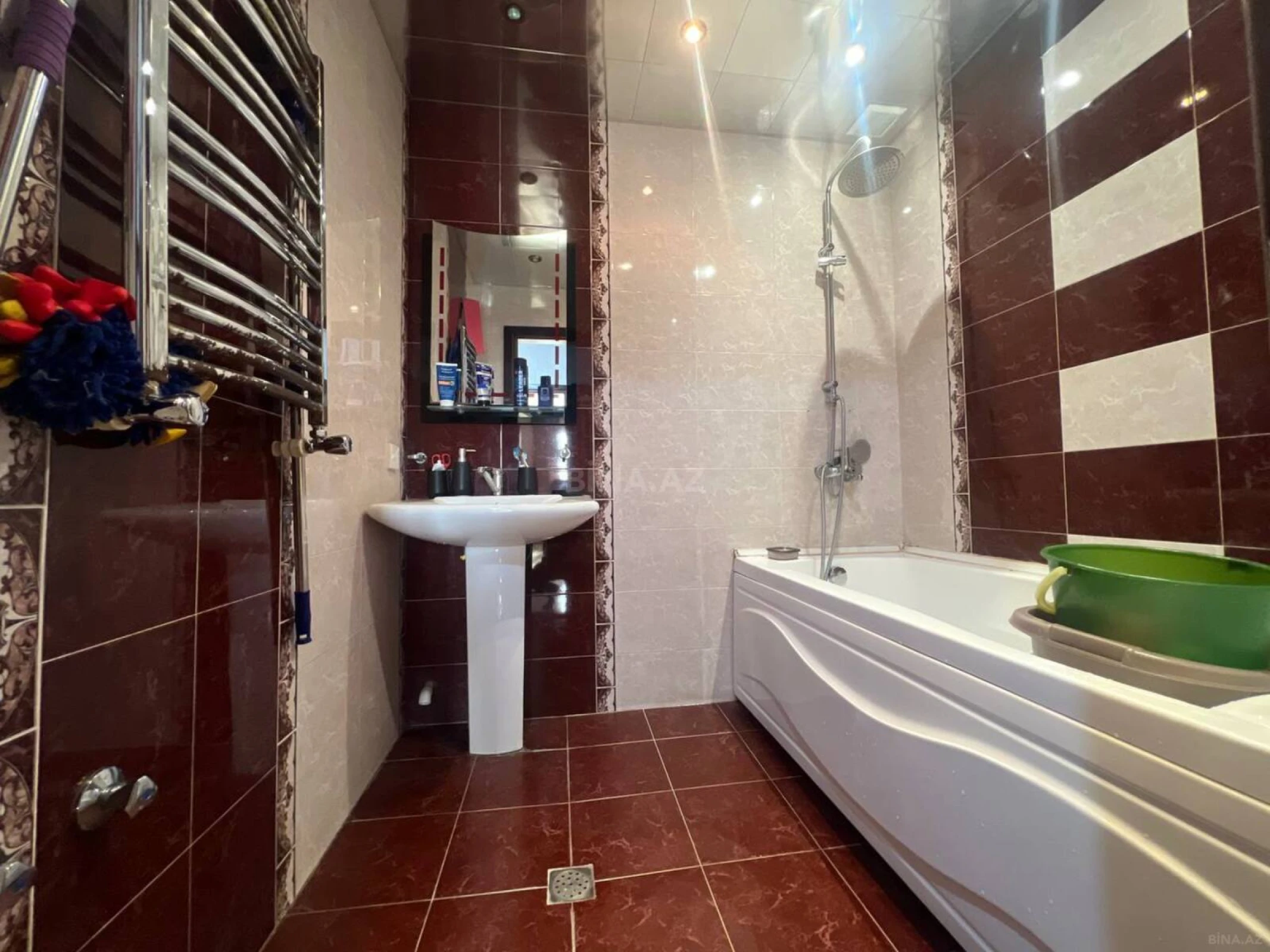 Satılır 2 otaqlı mənzil 83 m²