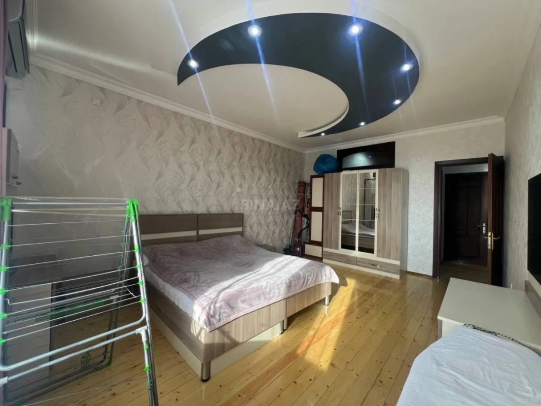 Satılır 2 otaqlı mənzil 83 m²