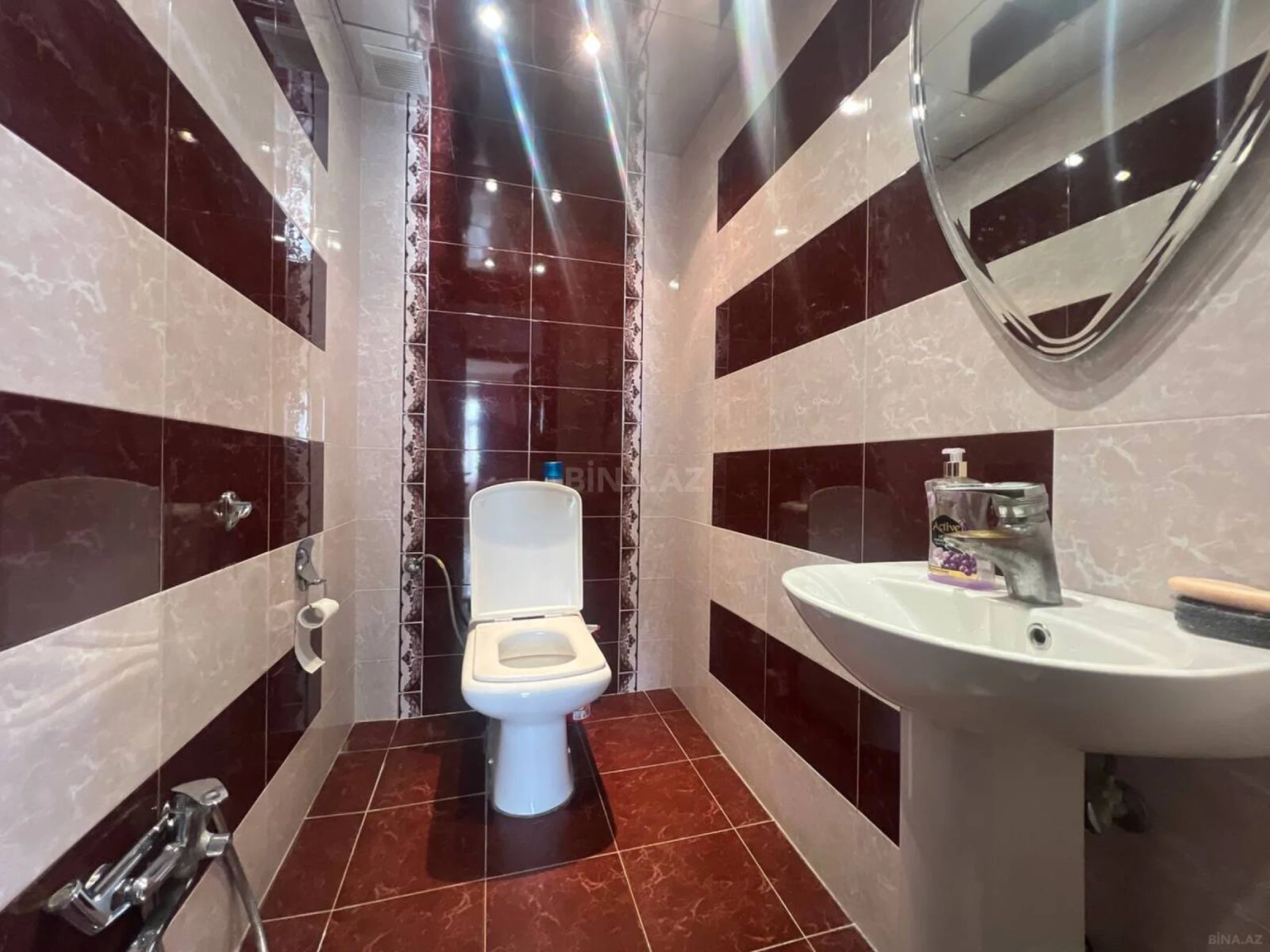 Satılır 2 otaqlı mənzil 83 m²