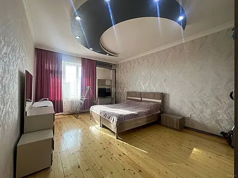 Satılır 2 otaqlı mənzil 83 m²