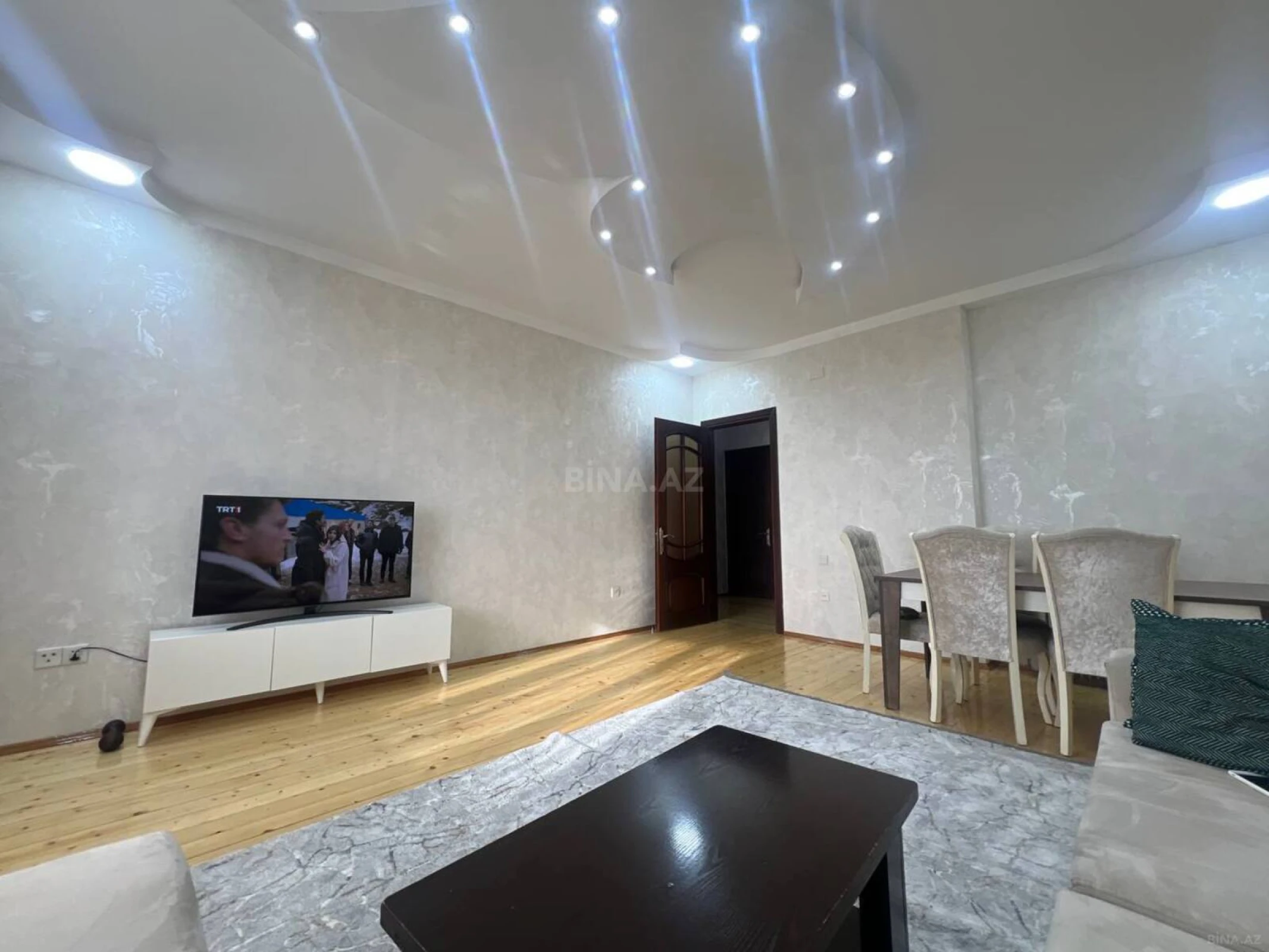 Satılır 2 otaqlı mənzil 83 m²
