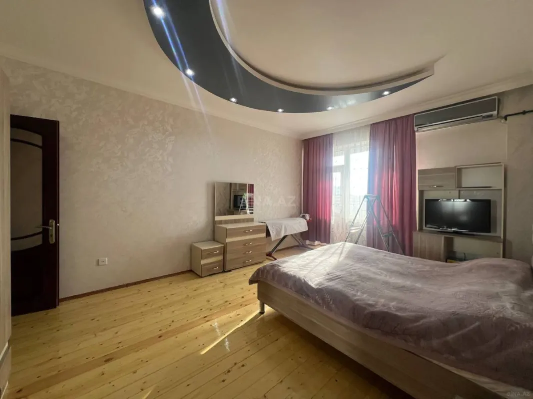 Satılır 2 otaqlı mənzil 83 m²