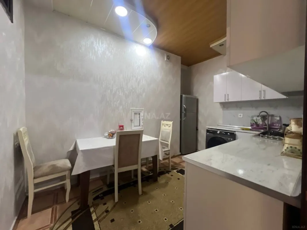 Satılır 2 otaqlı mənzil 83 m²