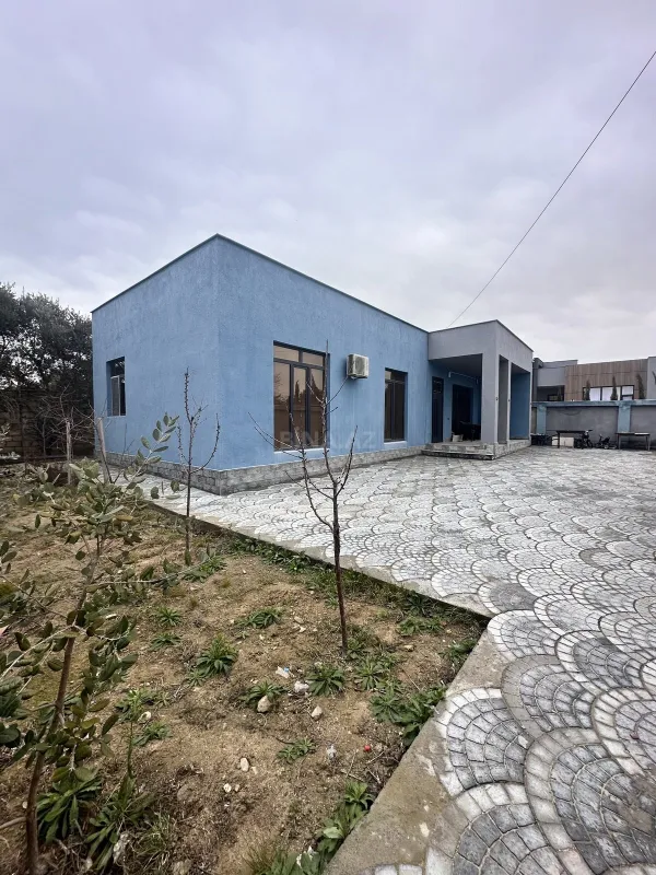 Satılır 4 otaqlı həyət evi 130 m²
