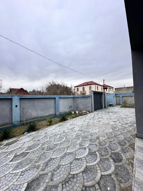 Satılır 4 otaqlı həyət evi 130 m²