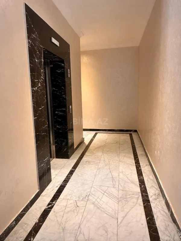 Satılır 5 otaqlı mənzil 222.6 m²
