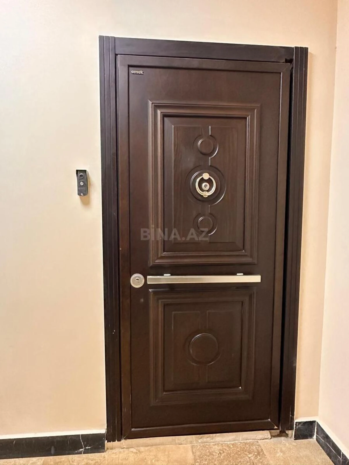 Satılır 5 otaqlı mənzil 222.6 m²