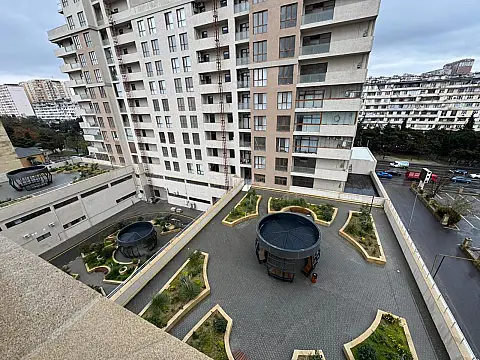 Satılır 3 otaqlı mənzil 147 m²