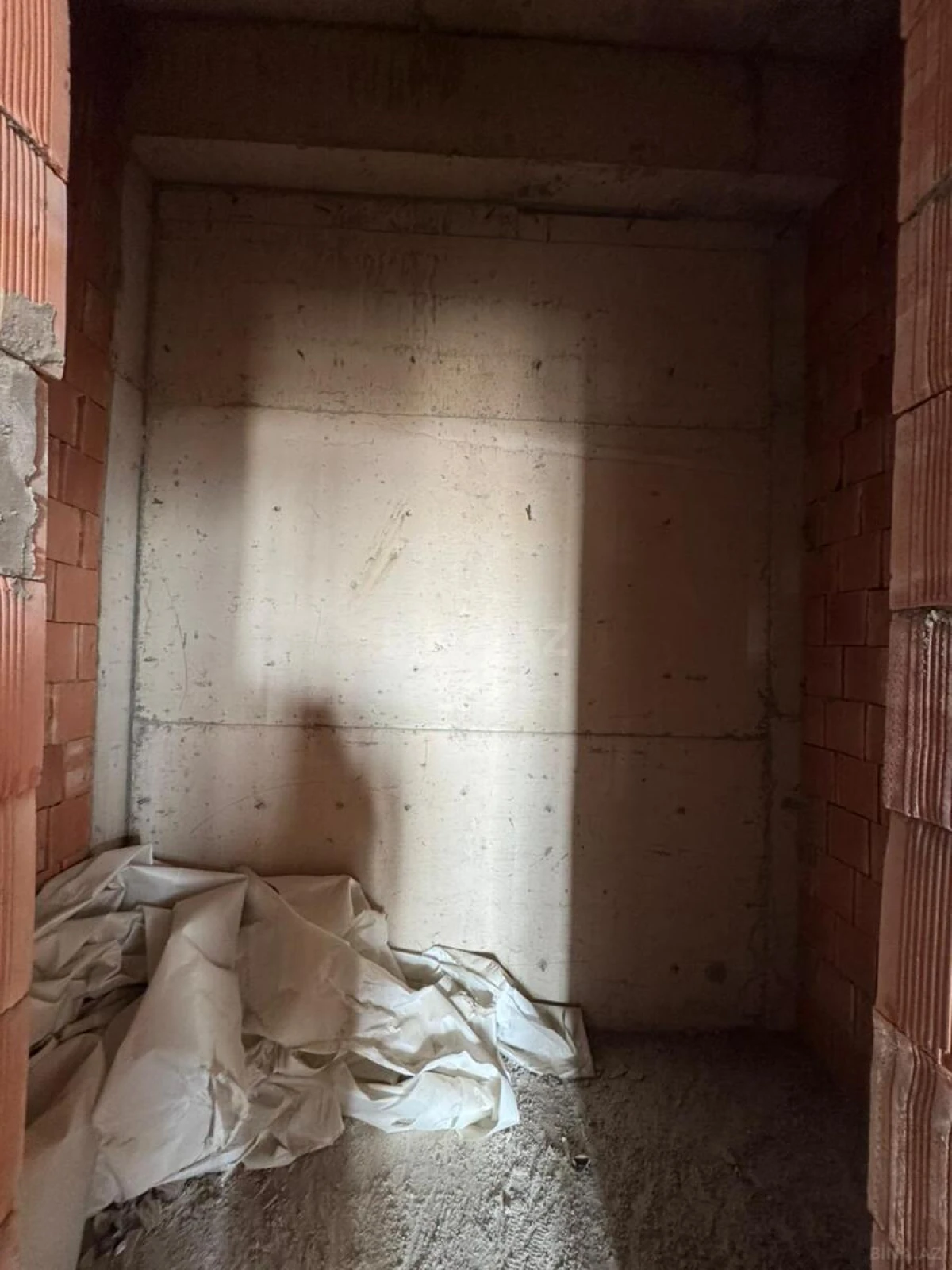 Satılır 3 otaqlı mənzil 147 m²