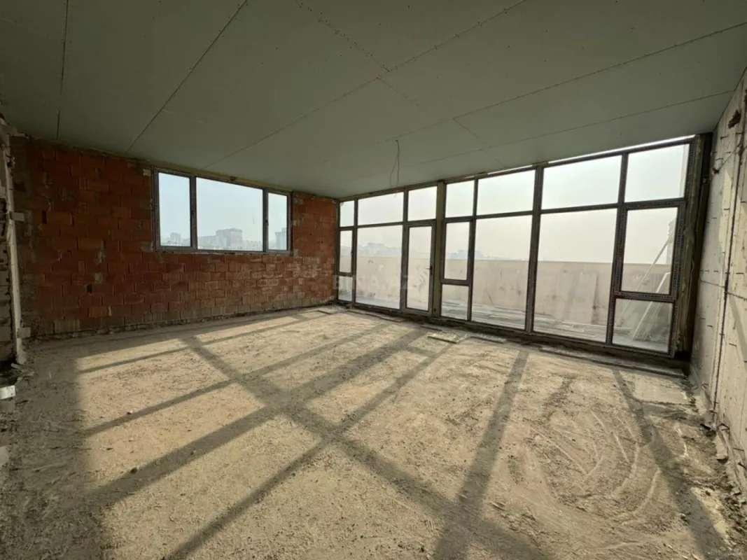 Satılır 3 otaqlı mənzil 147 m²