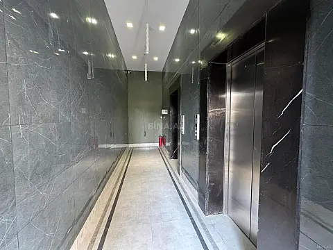 Satılır 3 otaqlı mənzil 147 m²