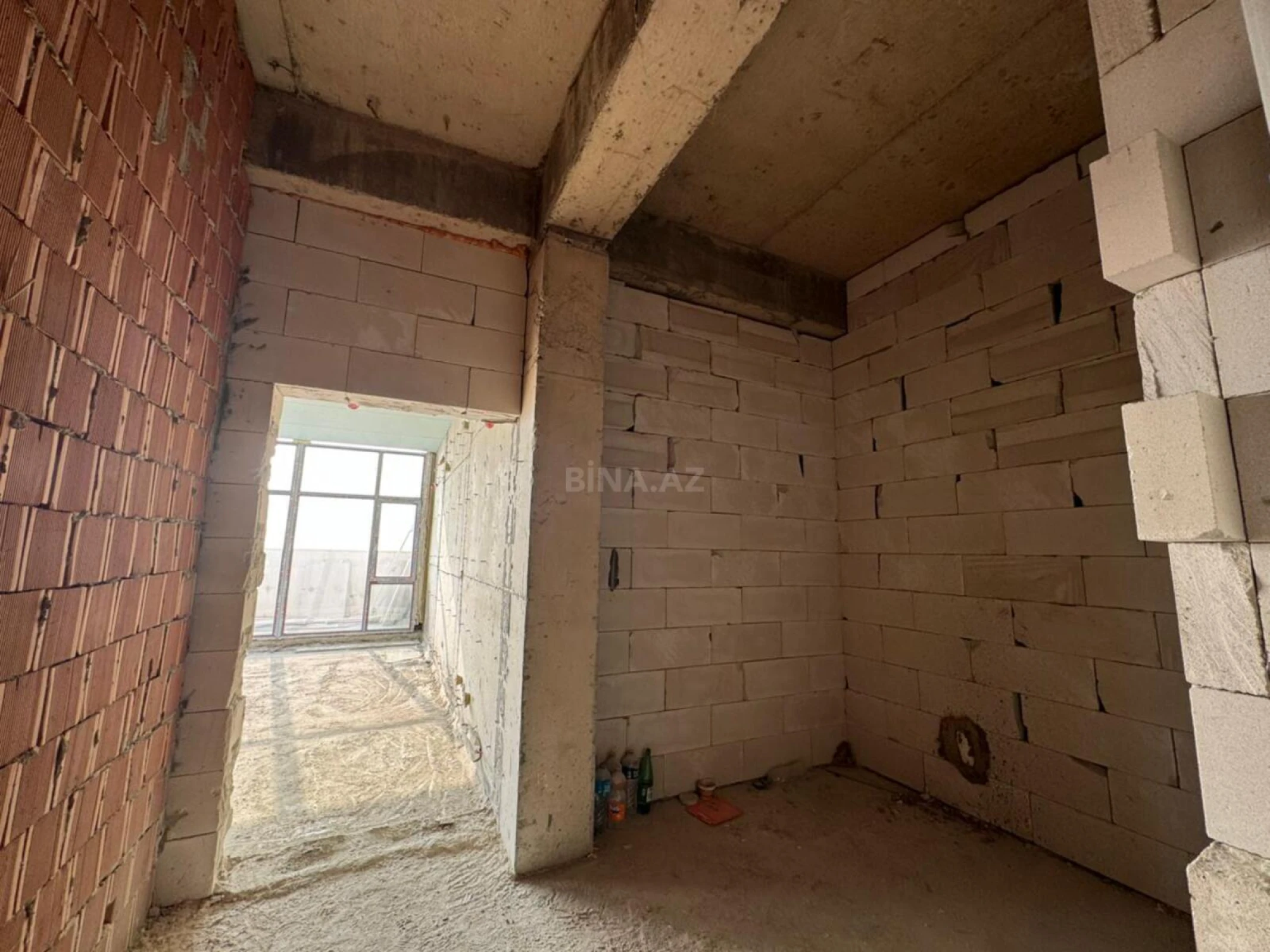 Satılır 3 otaqlı mənzil 147 m²