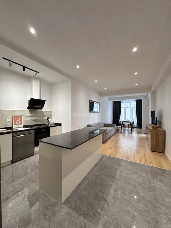 Kirayə verilir 2 otaqlı mənzil 87 m²