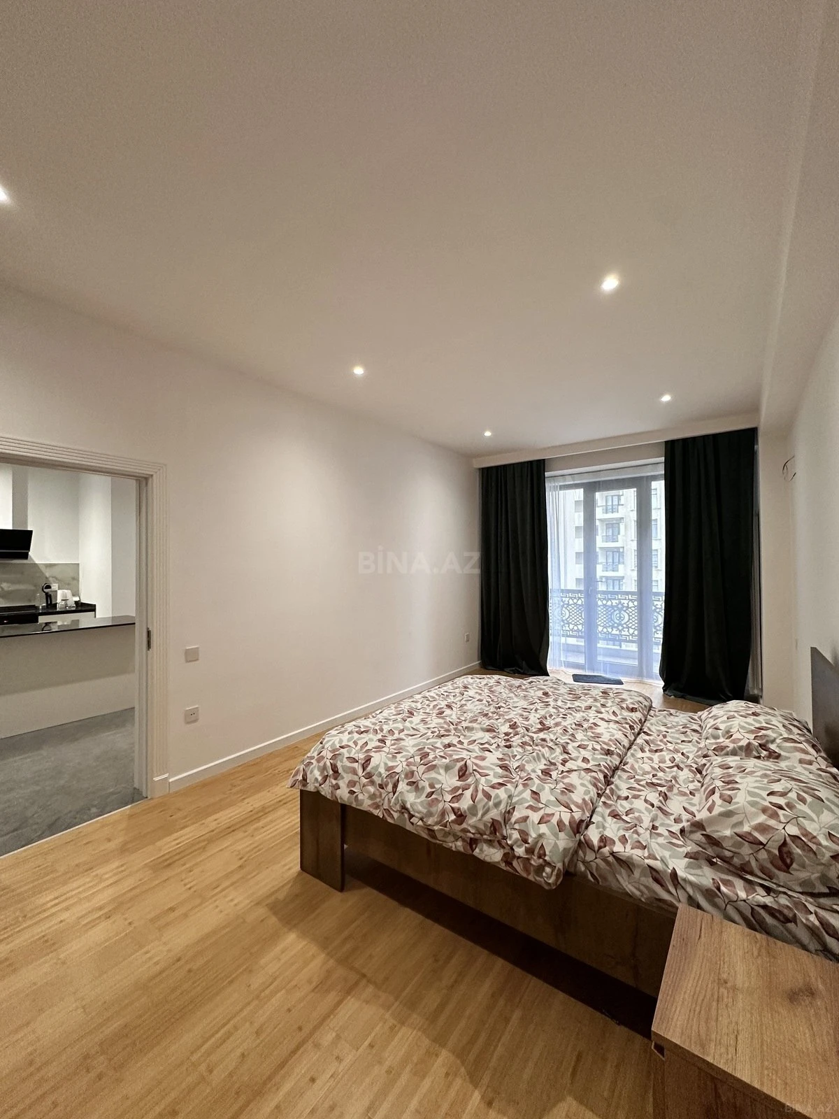 Kirayə verilir 2 otaqlı mənzil 87 m²