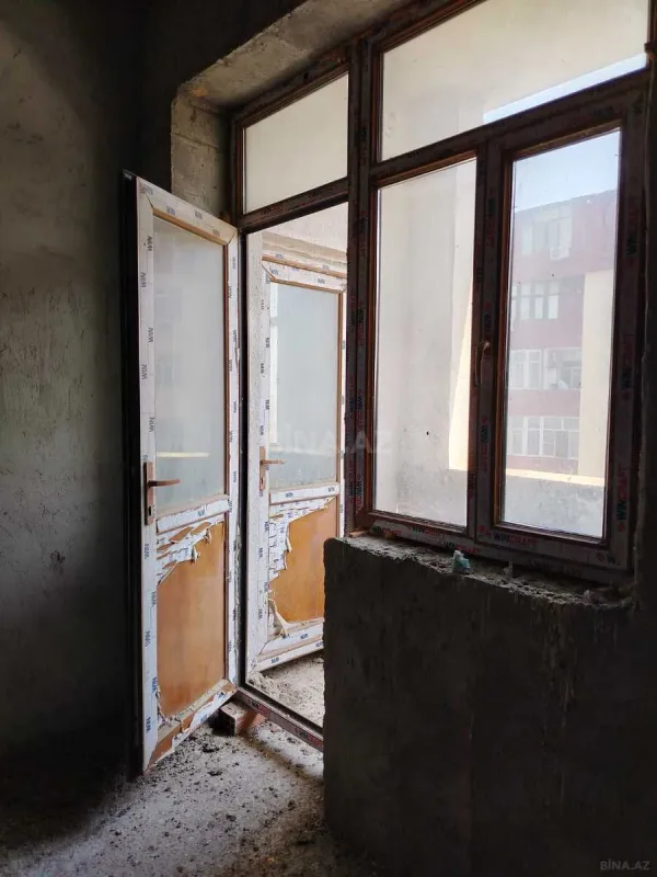 Satılır 1 otaqlı mənzil 64.5 m²