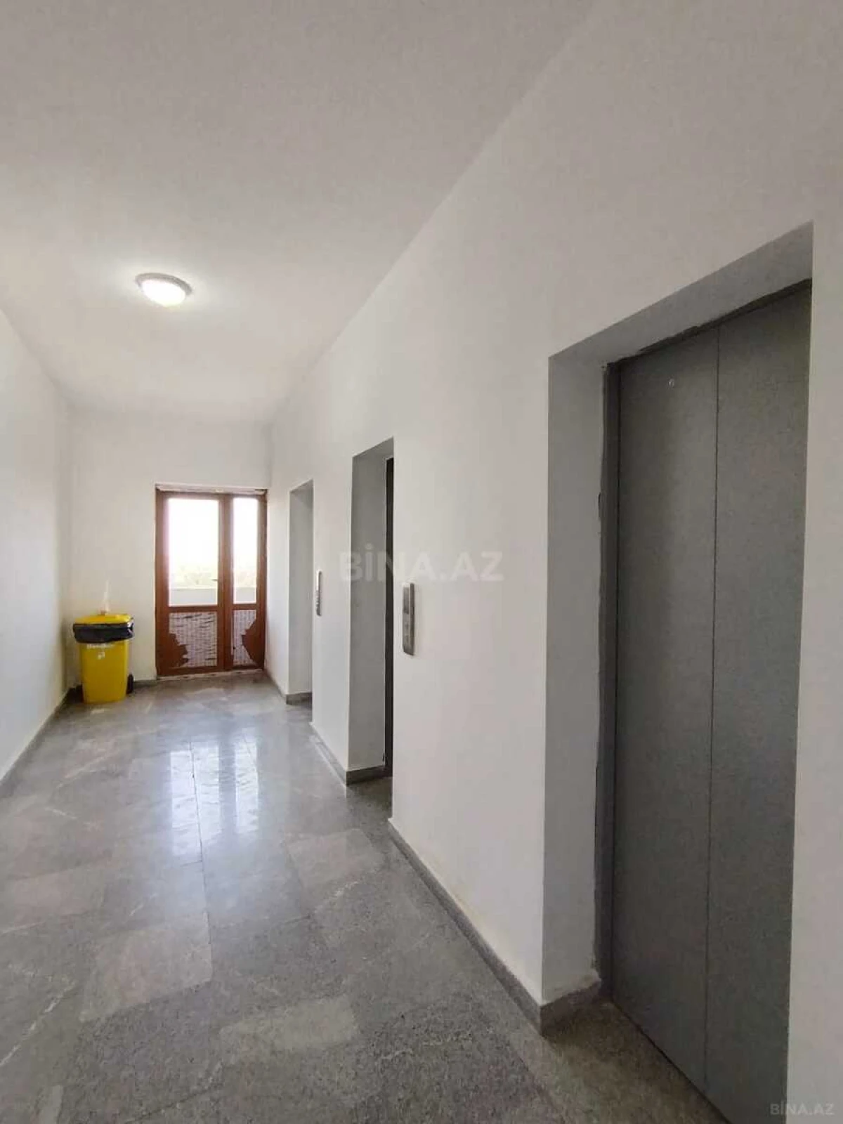 Satılır 1 otaqlı mənzil 64.5 m²