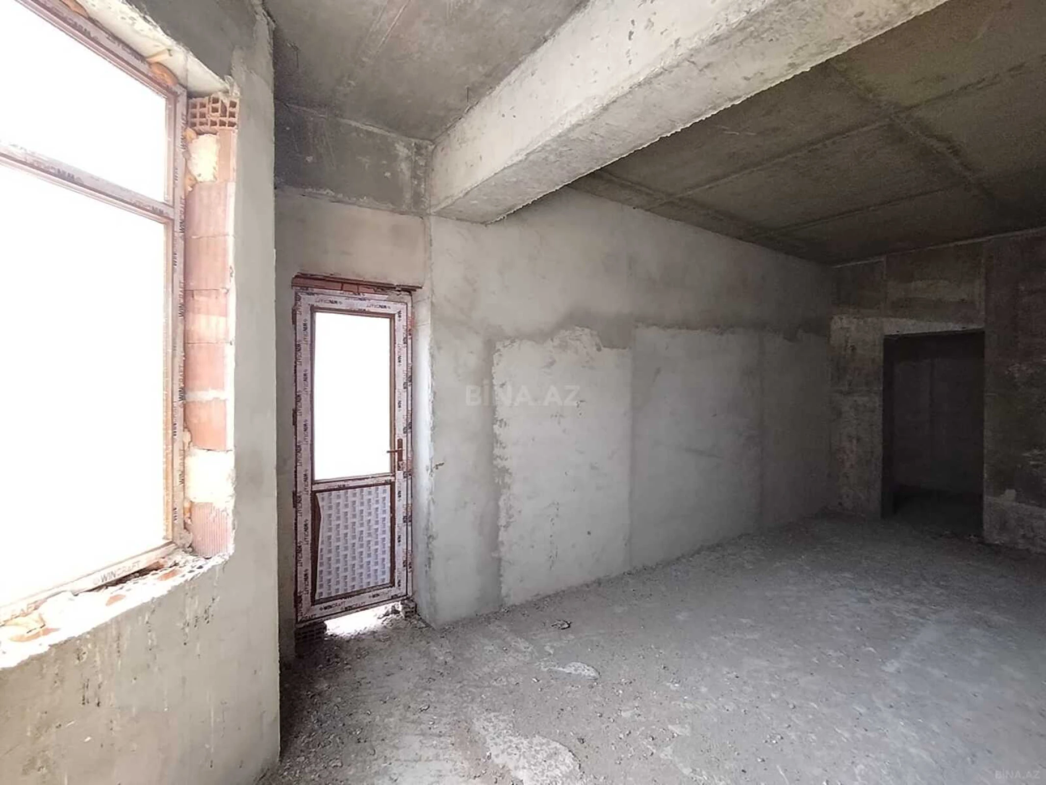 Satılır 1 otaqlı mənzil 64.5 m²