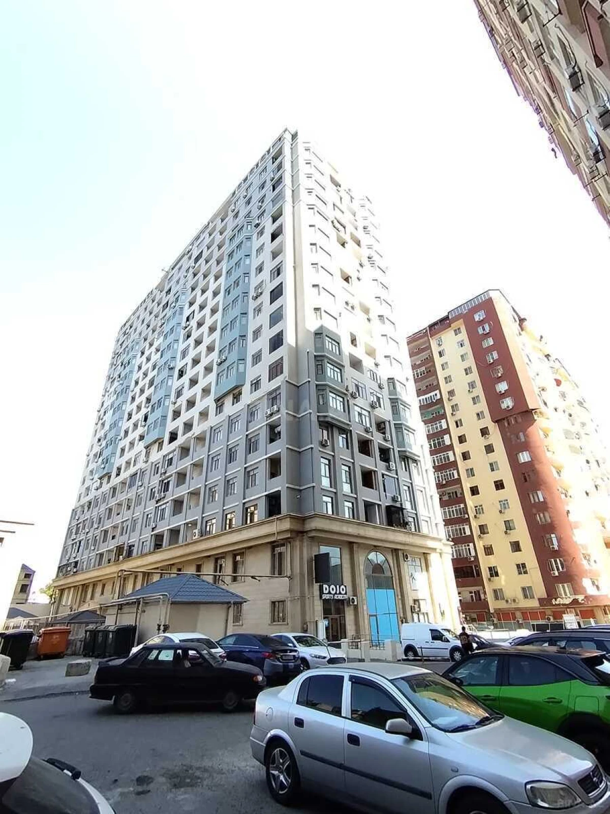 Satılır 1 otaqlı mənzil 64.5 m²