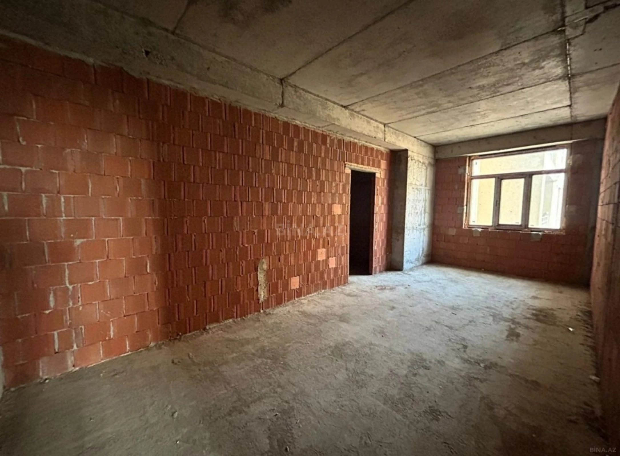 Satılır 3 otaqlı mənzil 113 m²