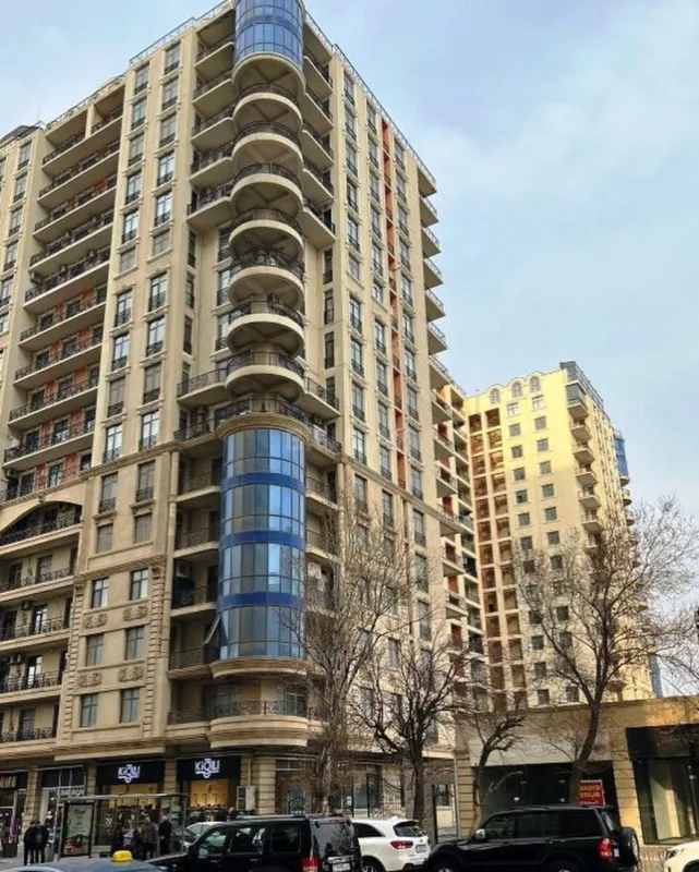 Satılır 3 otaqlı mənzil 156.3 m²