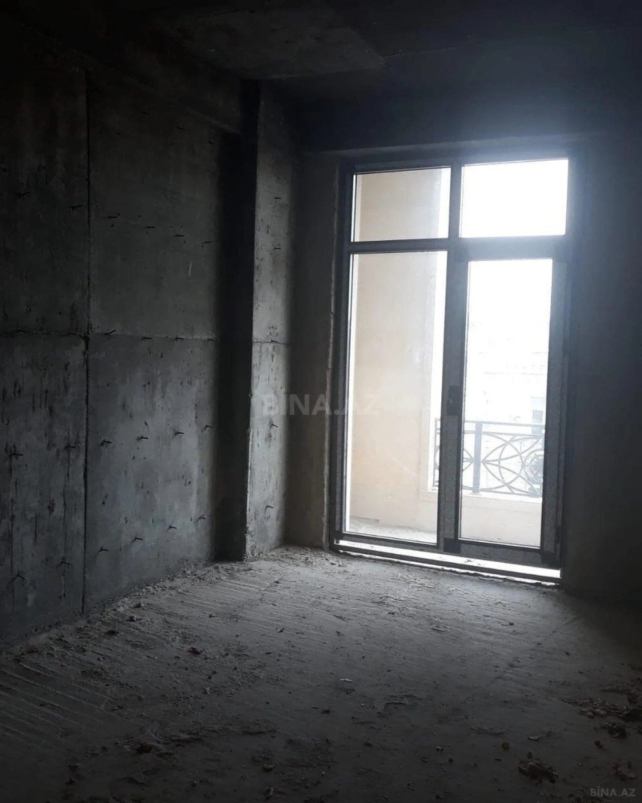 Satılır 3 otaqlı mənzil 156.3 m²