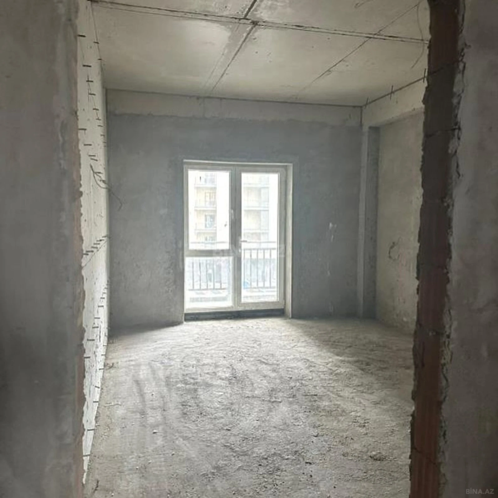 Satılır 3 otaqlı mənzil 156.3 m²