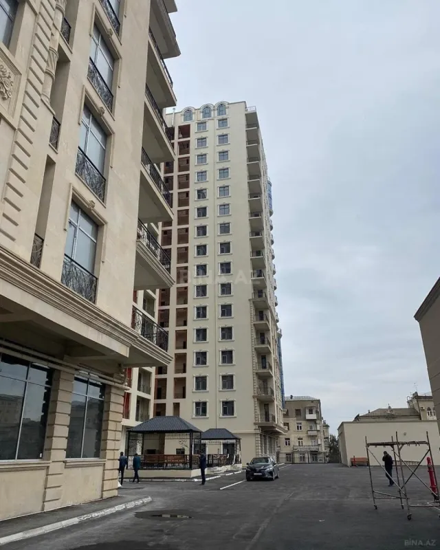 Satılır 3 otaqlı mənzil 156.3 m²