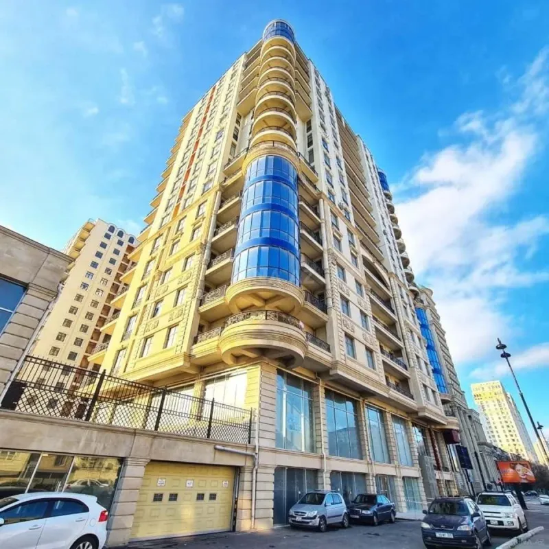 Satılır 3 otaqlı mənzil 156.3 m²