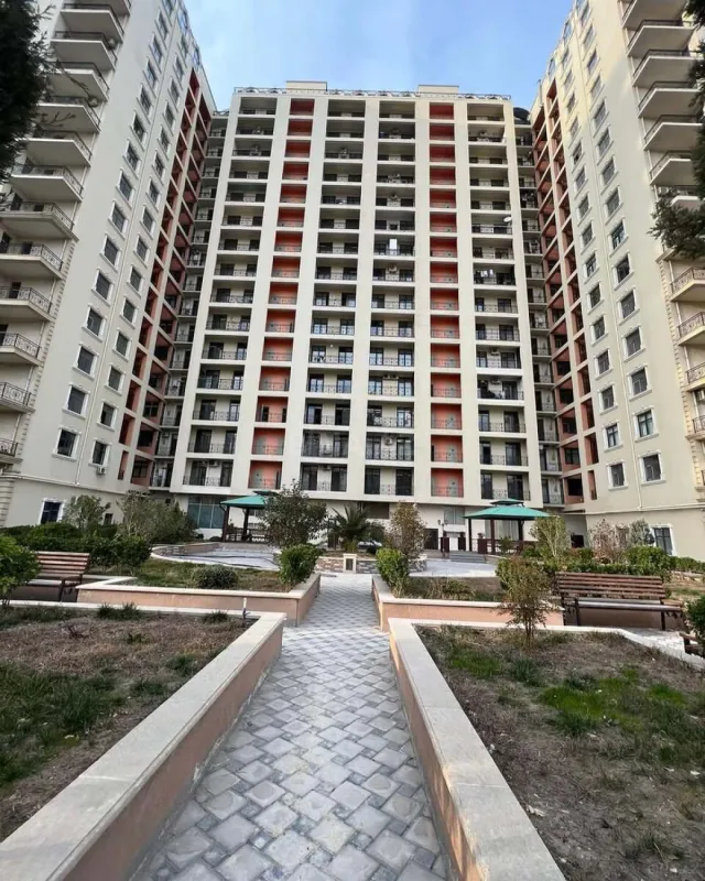Satılır 3 otaqlı mənzil 156.3 m²