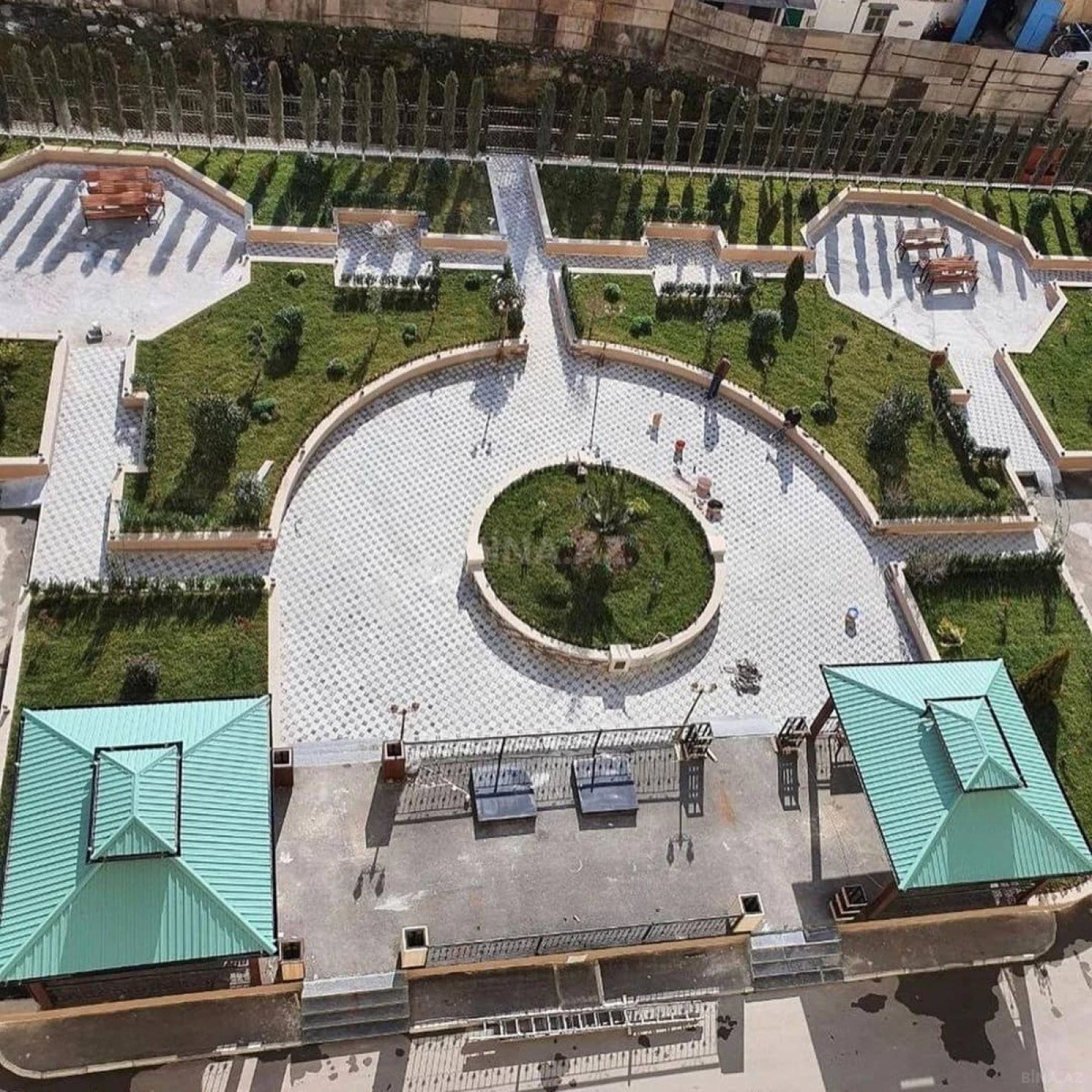 Satılır 3 otaqlı mənzil 156.3 m²