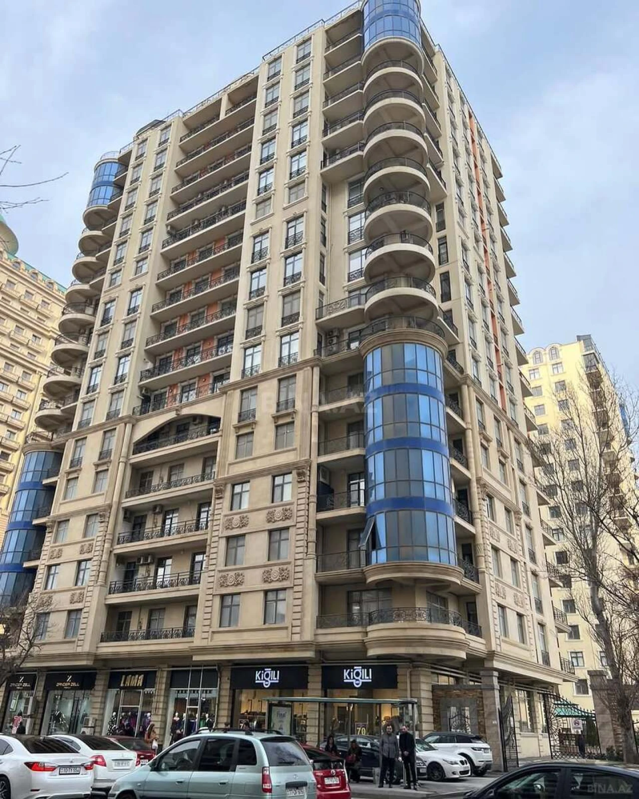 Satılır 3 otaqlı mənzil 156.3 m²