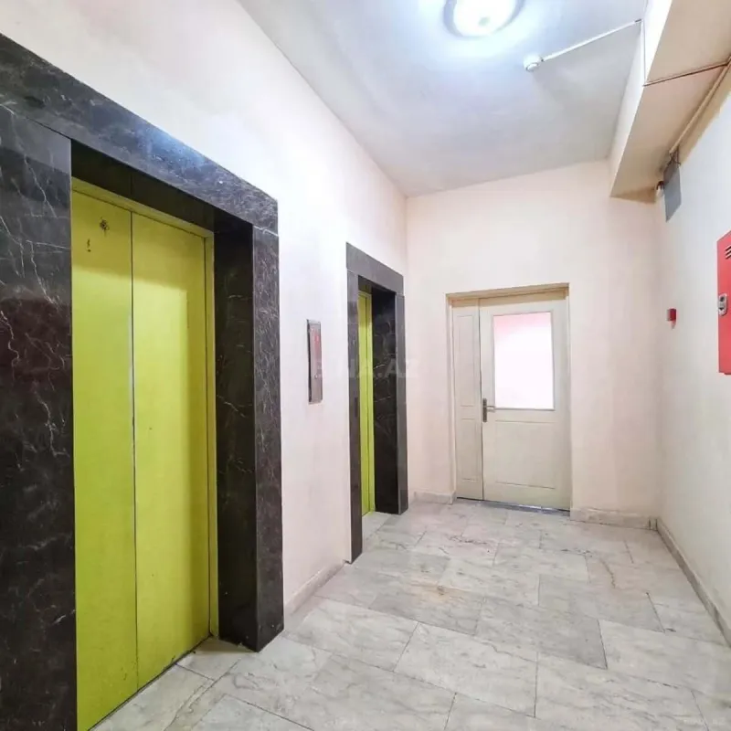 Satılır 3 otaqlı mənzil 156.3 m²