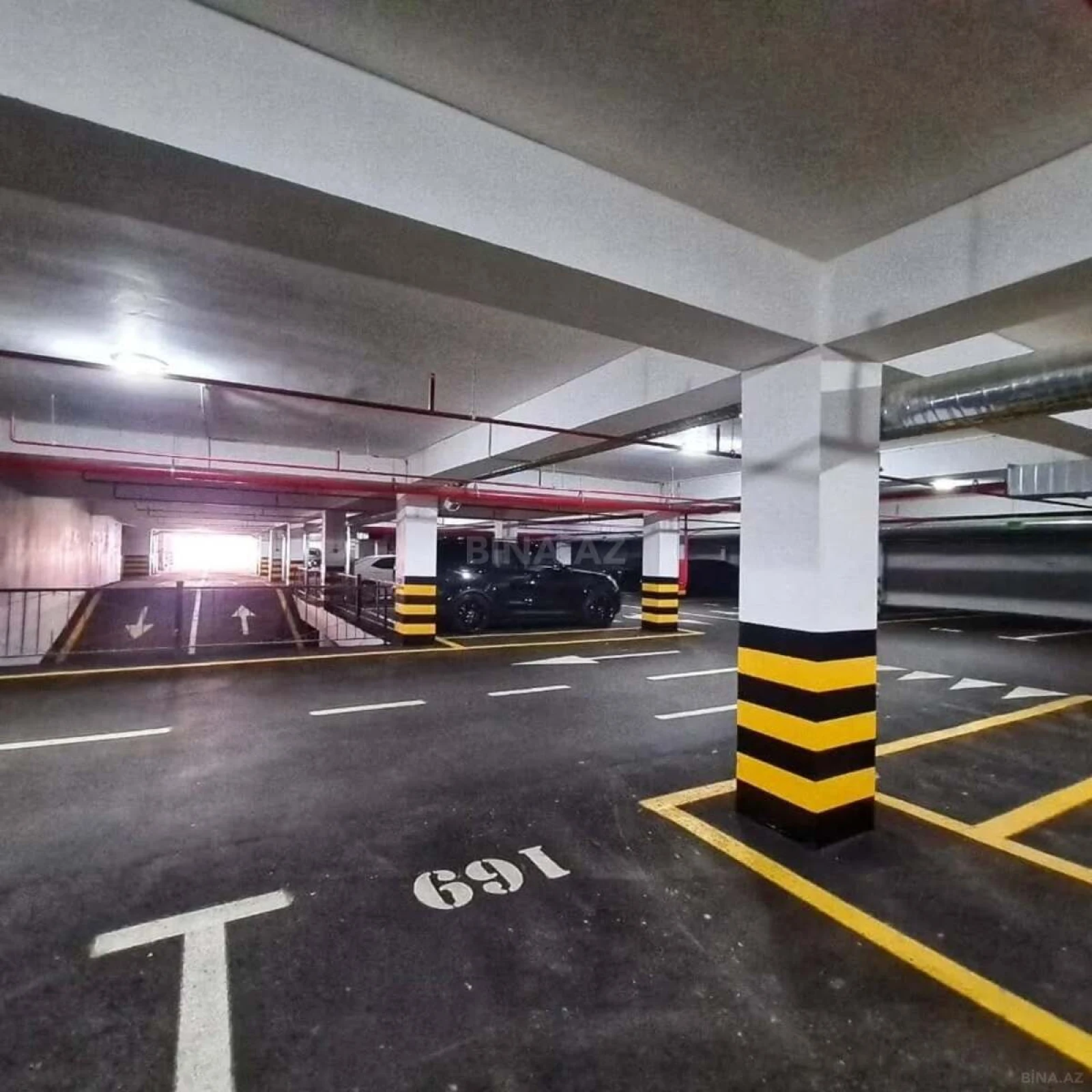 Satılır 3 otaqlı mənzil 163.3 m²