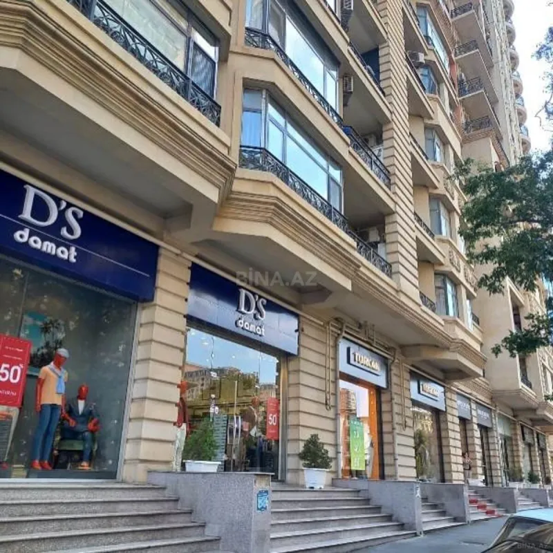 Satılır 3 otaqlı mənzil 163.3 m²
