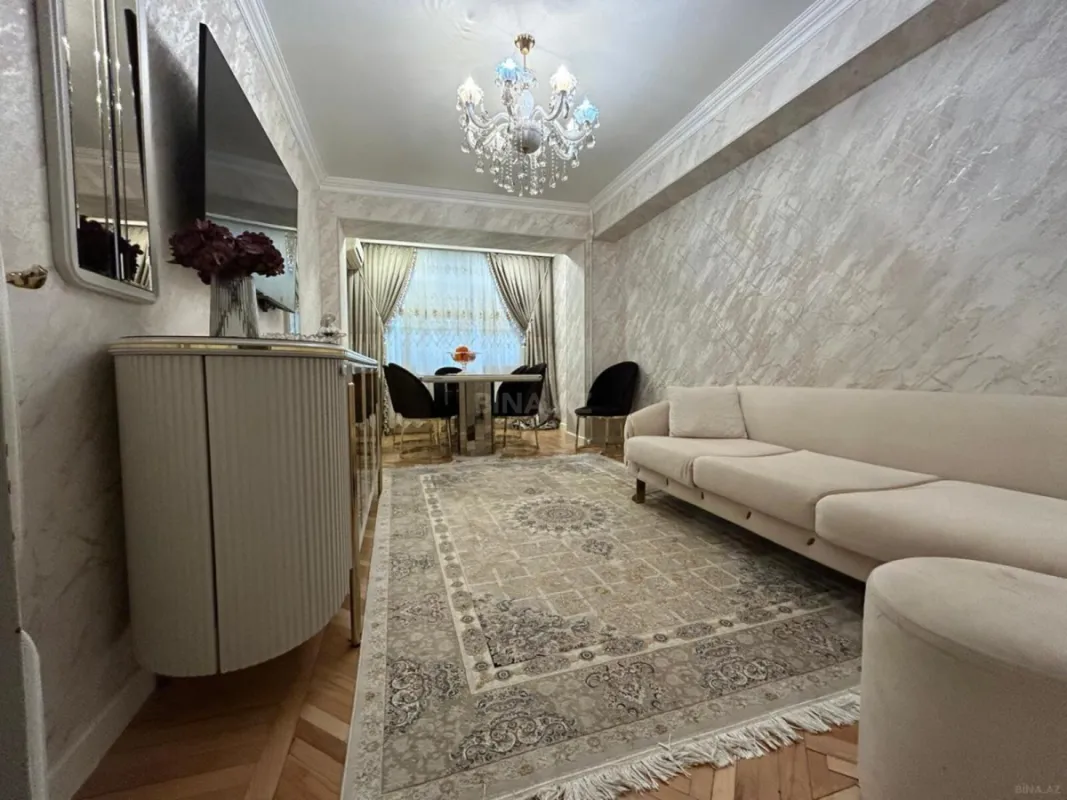 Satılır 2 otaqlı mənzil 70 m²
