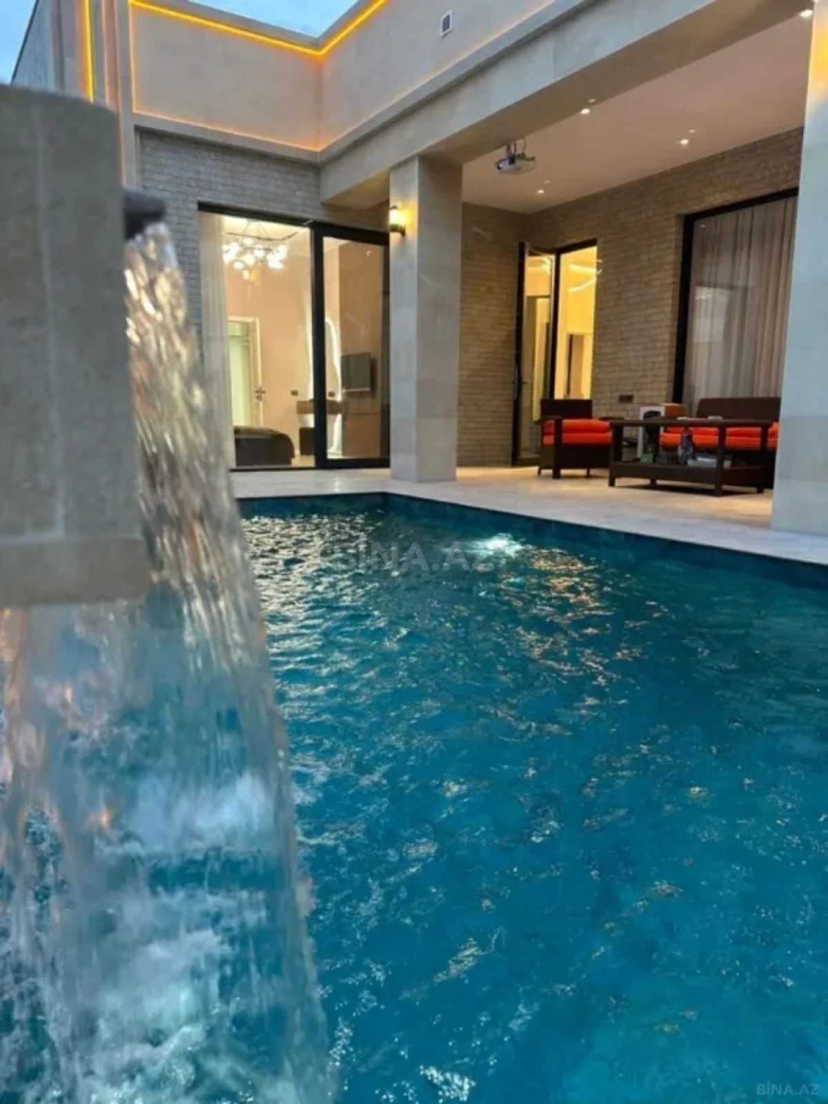 Satılır həyət evi 180 m²