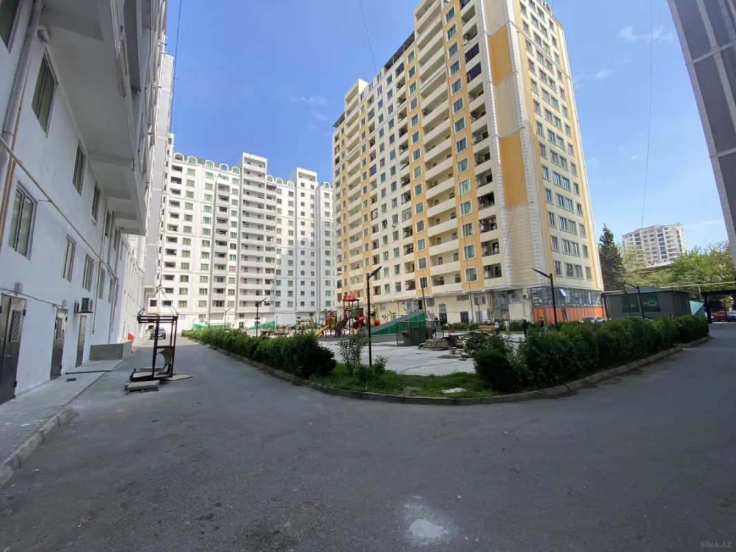 Satılır 4 otaqlı mənzil 165 m²