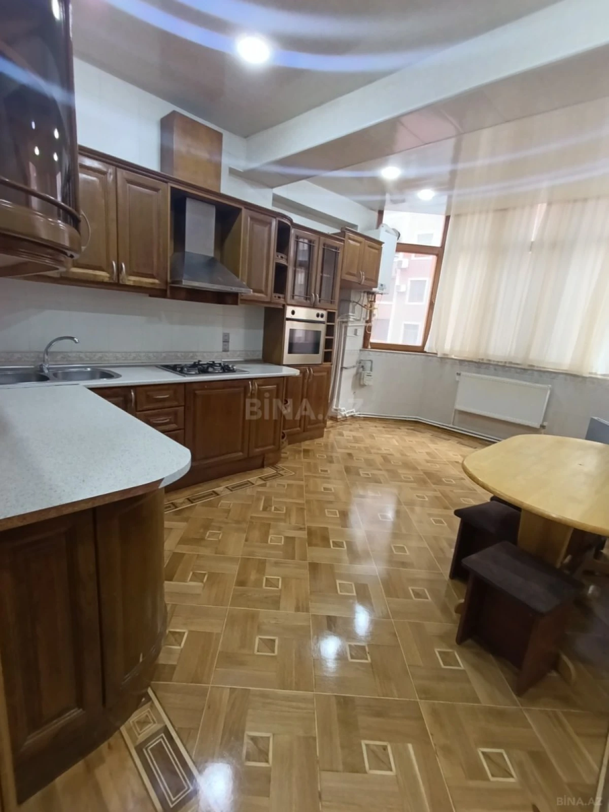 Kirayə verilir 3 otaqlı mənzil 130 m²