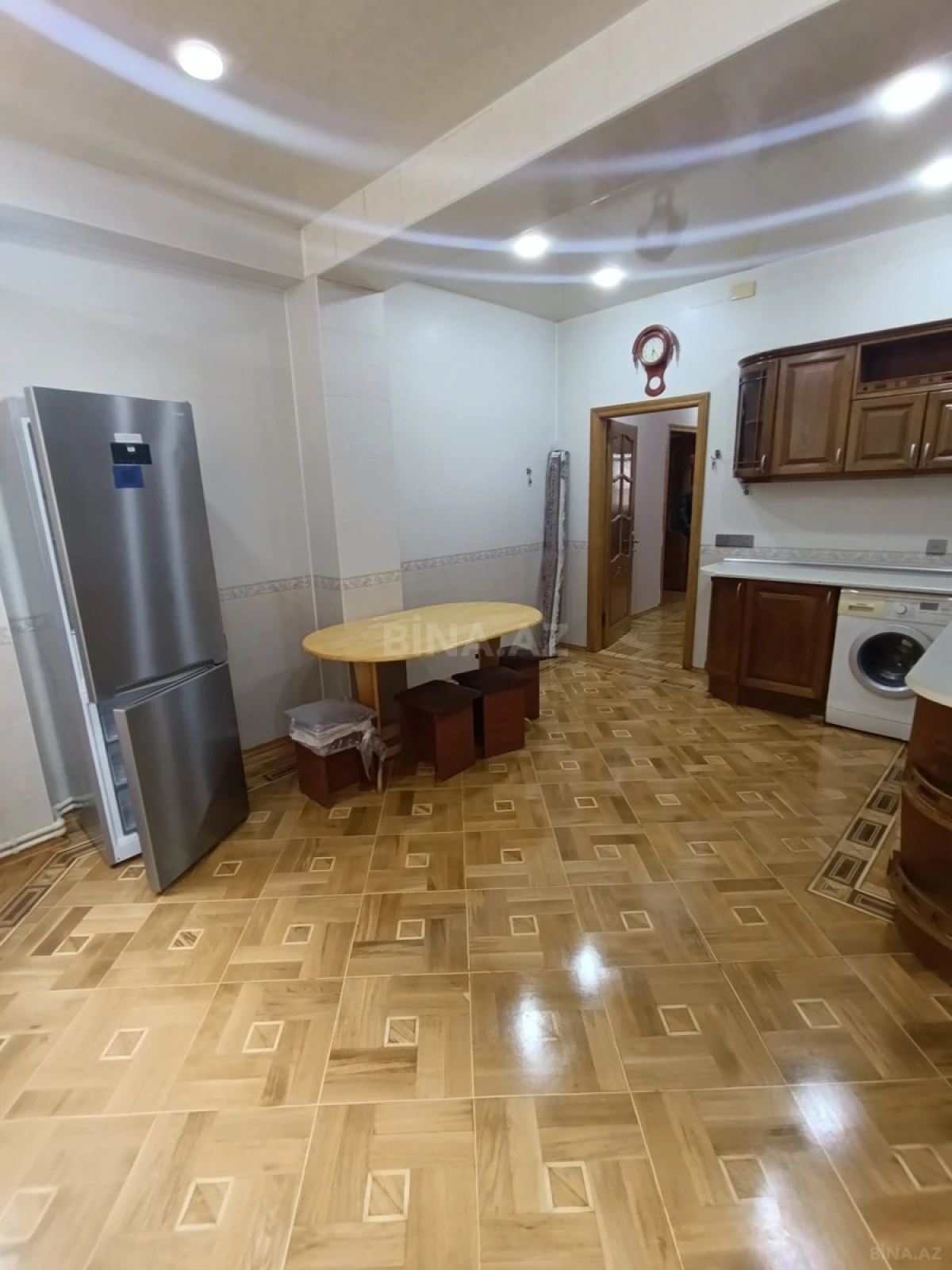 Kirayə verilir 3 otaqlı mənzil 130 m²