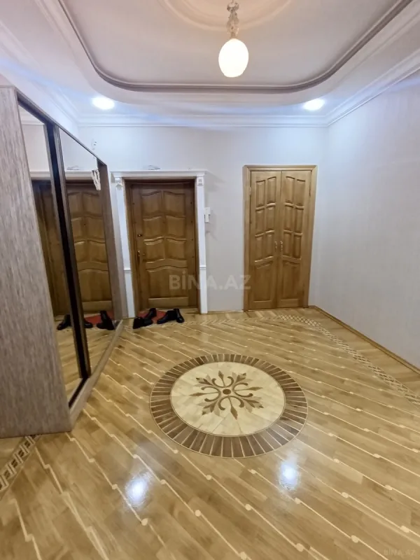 Kirayə verilir 3 otaqlı mənzil 130 m²