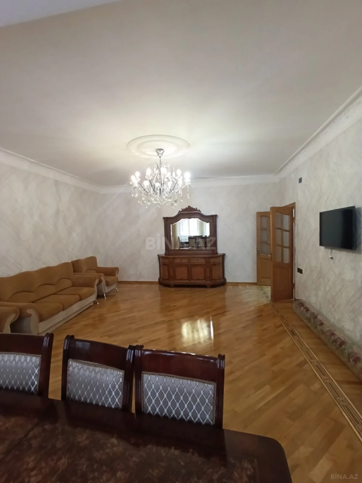 Kirayə verilir 3 otaqlı mənzil 130 m²