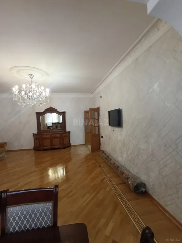 Kirayə verilir 3 otaqlı mənzil 130 m²