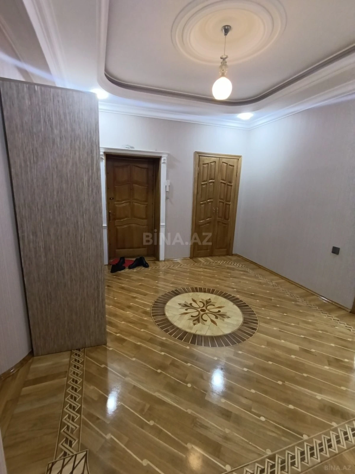 Kirayə verilir 3 otaqlı mənzil 130 m²