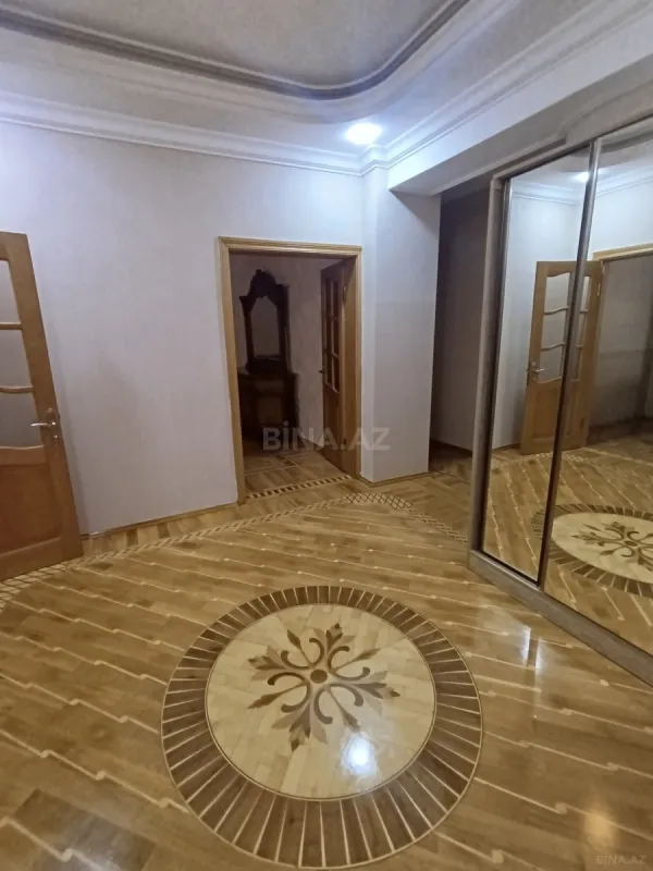Kirayə verilir 3 otaqlı mənzil 130 m²