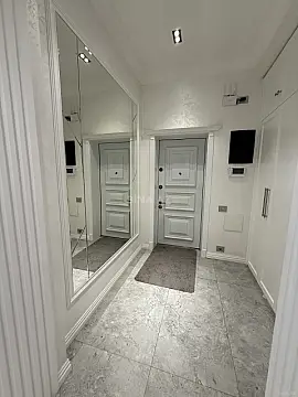 Satılır 3 otaqlı mənzil 135 m²