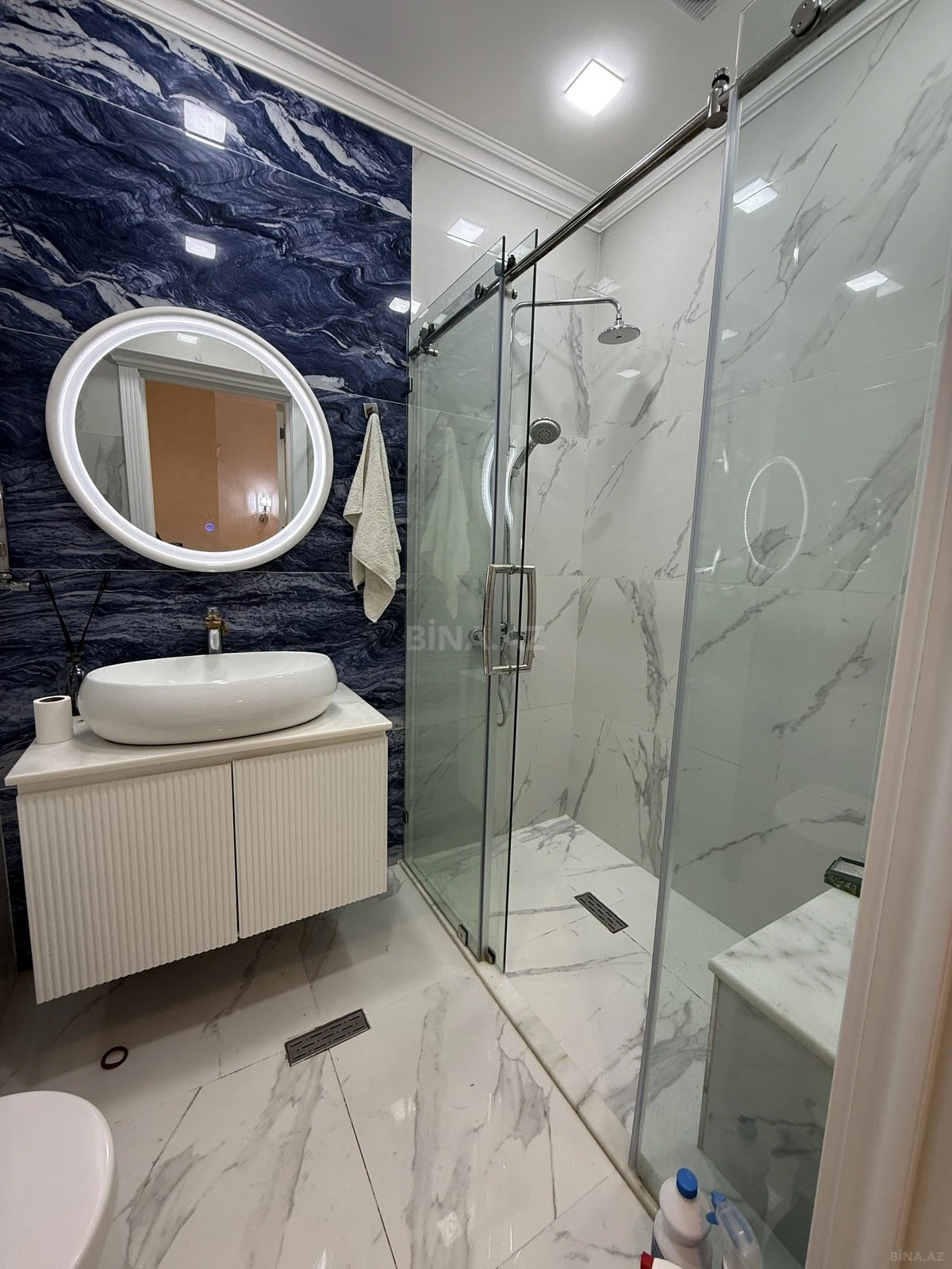 Satılır 3 otaqlı mənzil 135 m²