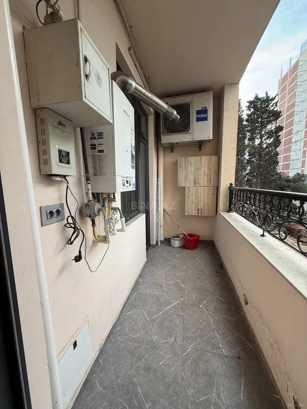 Satılır 3 otaqlı mənzil 135 m²
