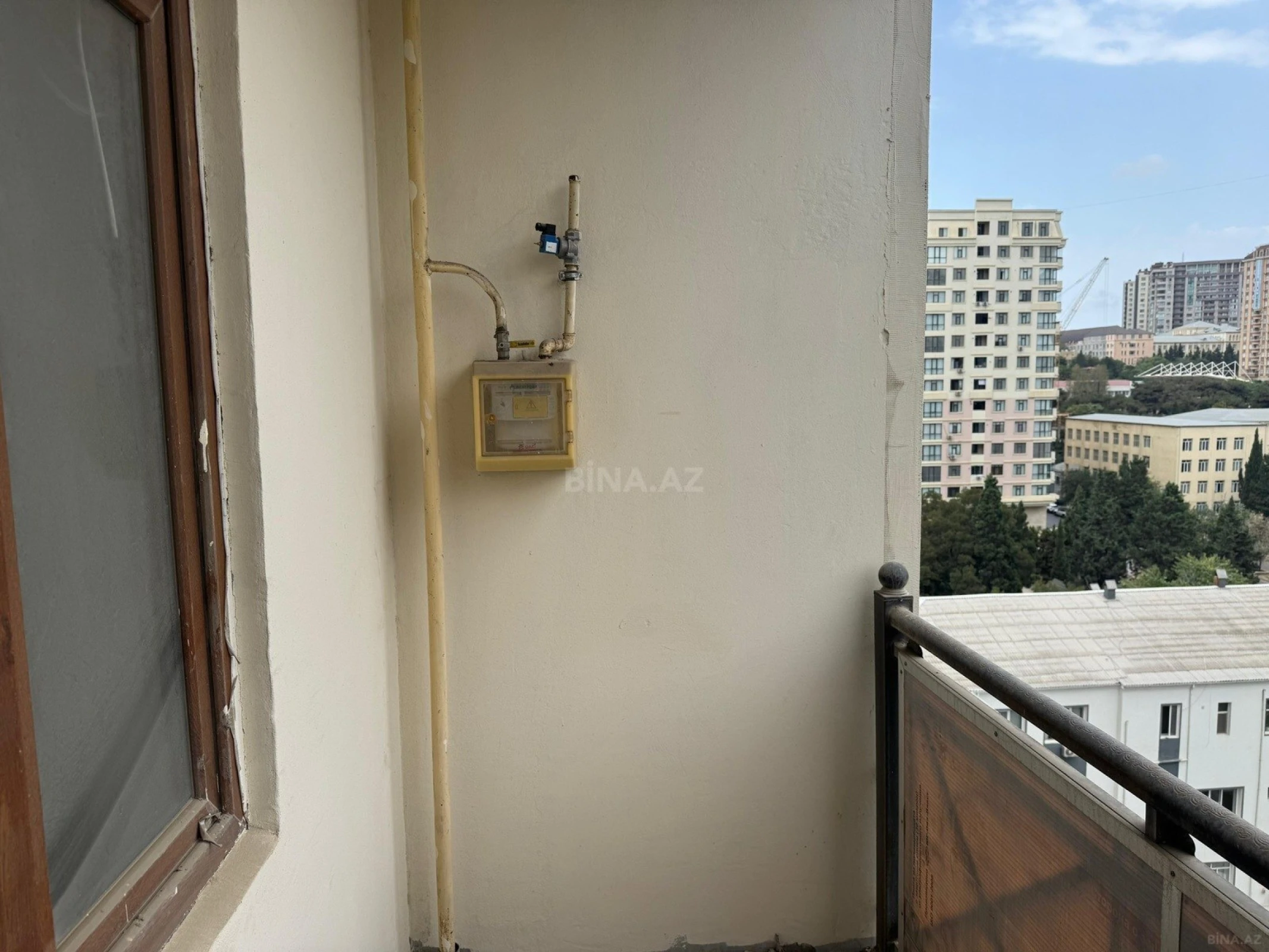 Satılır 3 otaqlı mənzil 177 m²
