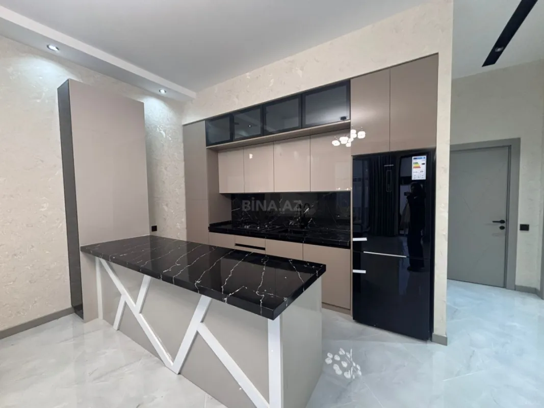 Satılır 4 otaqlı həyət evi 140 m²