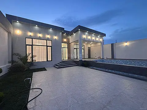 Satılır 4 otaqlı həyət evi 195 m²